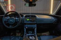 جاكوار XE